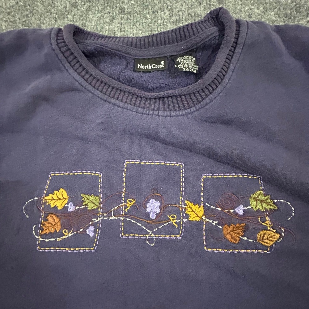 North Crest Sweatshirt Womens Size 22/24W Purple Embroidered Leaf Pullover